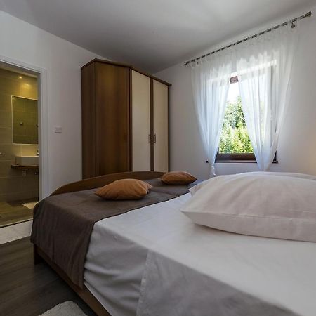 Spacious Three-Bedroom Villa Balun With Pool Porec Bagian luar foto