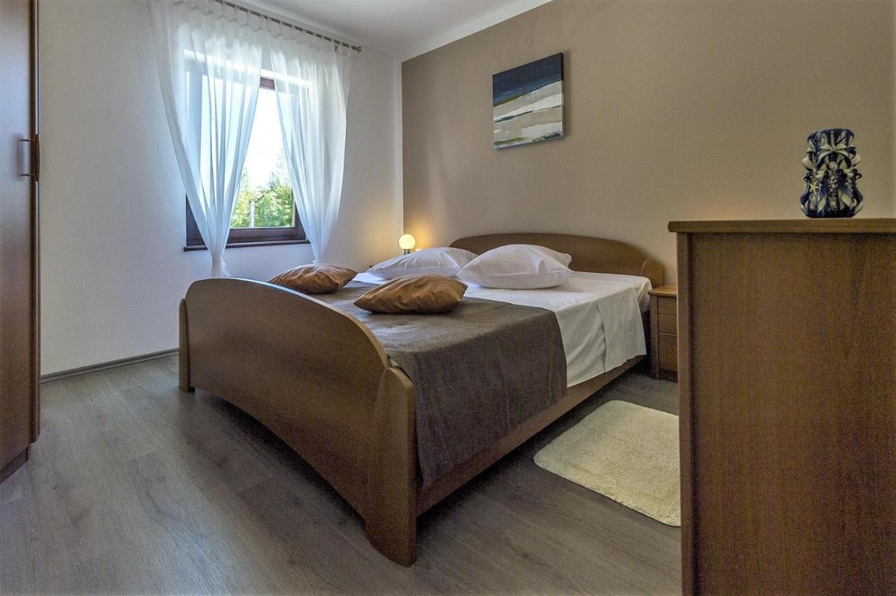 Spacious Three-Bedroom Villa Balun With Pool Porec Bagian luar foto