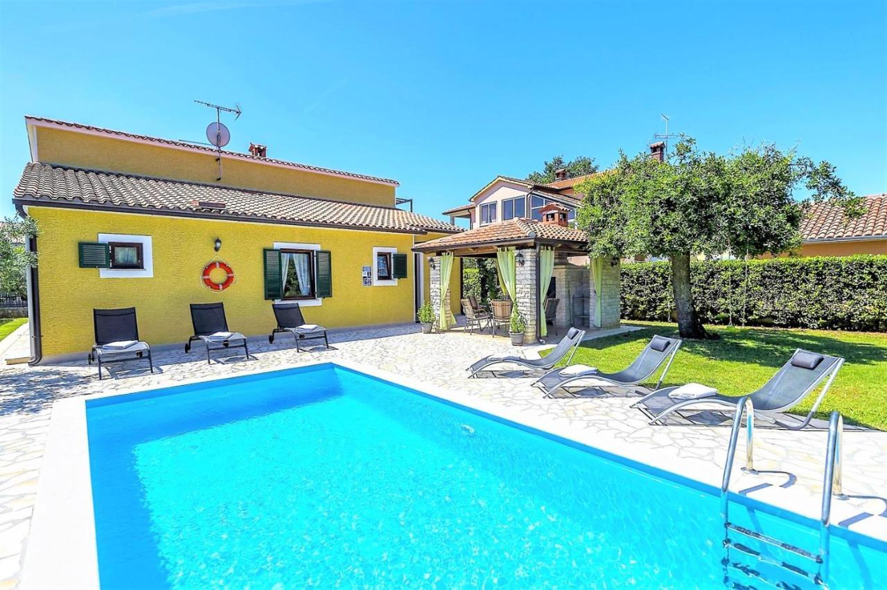 Spacious Three-Bedroom Villa Balun With Pool Porec Bagian luar foto